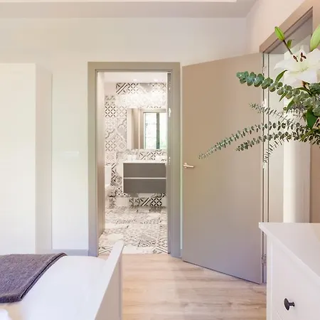 Luxury Bona Апартаменты *